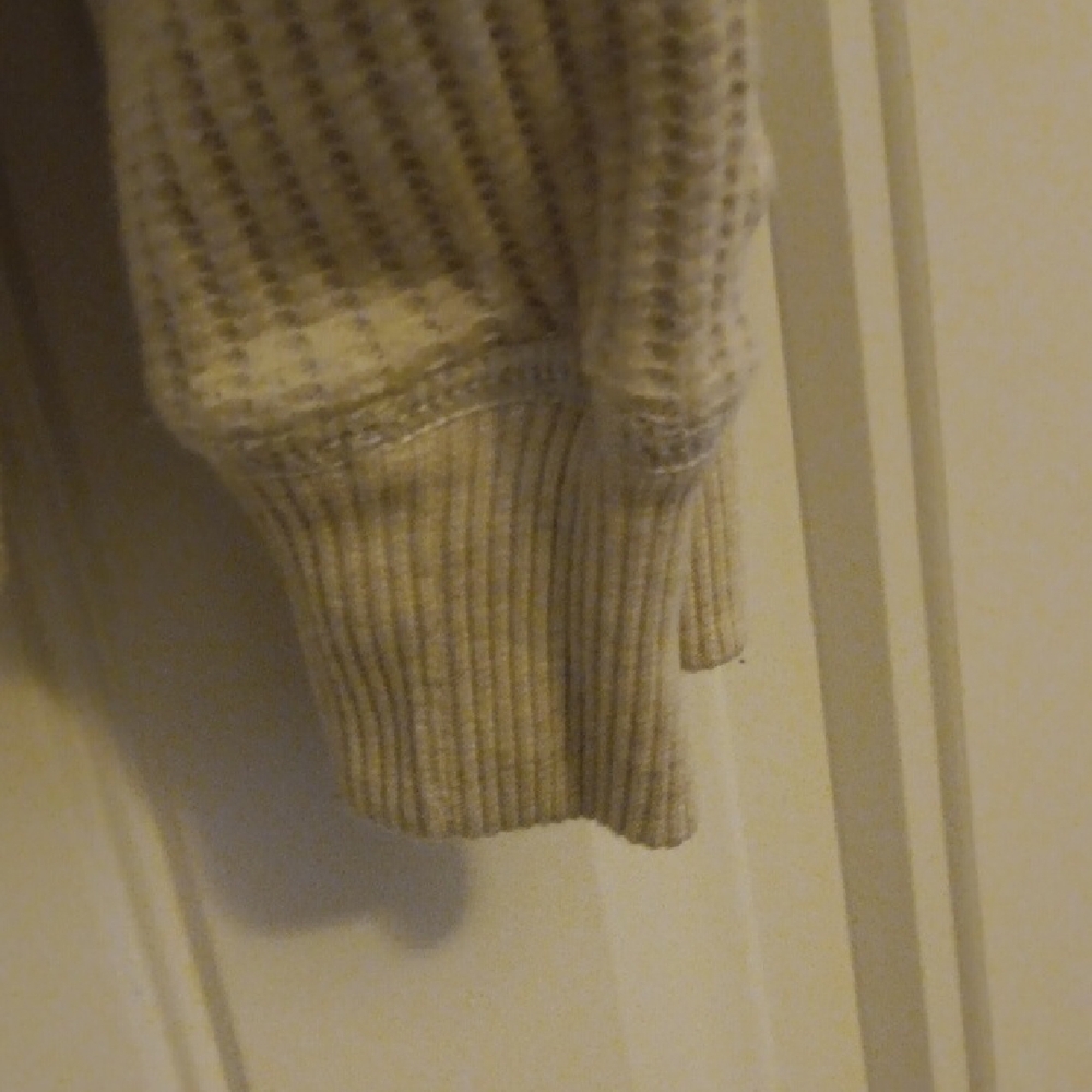 Sweatshirt - Picture 7 of 8